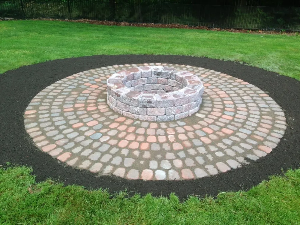 Top-rated outdoor landscaping for homes in Auburn, WA by Berna Landscaping Maintenance