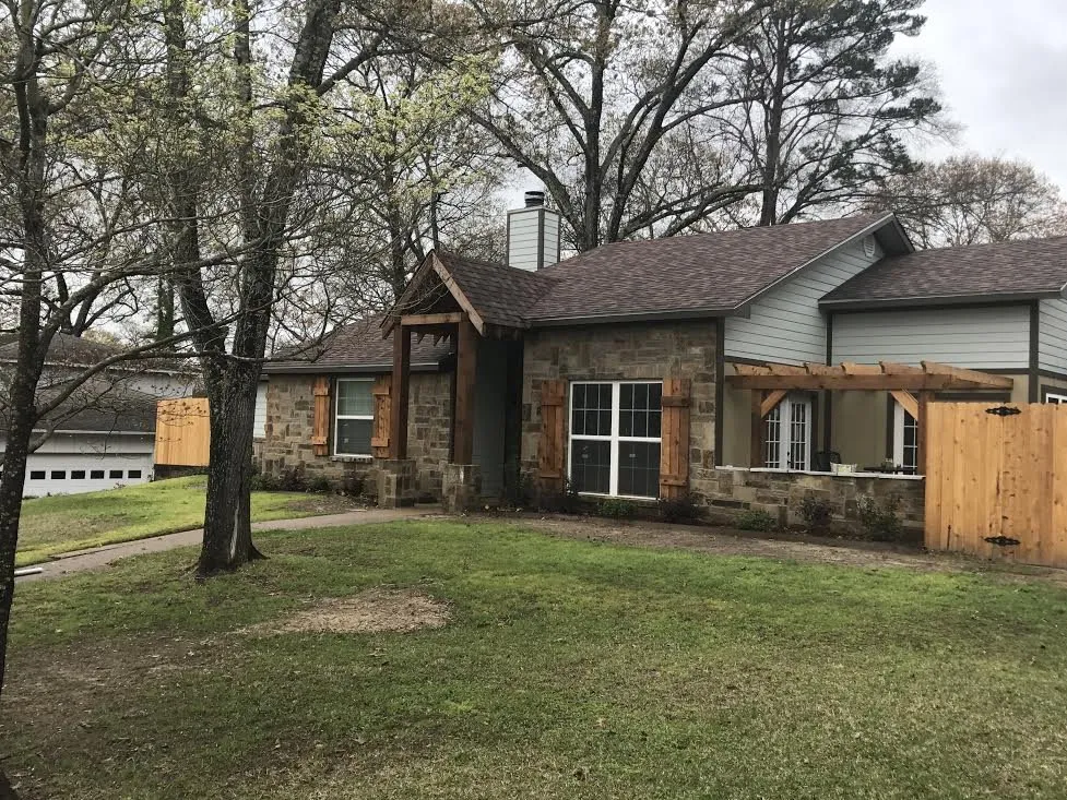Custom garden landscaping for beautiful yards in Lindale, TX by Bernardelli Construction & Landscaping