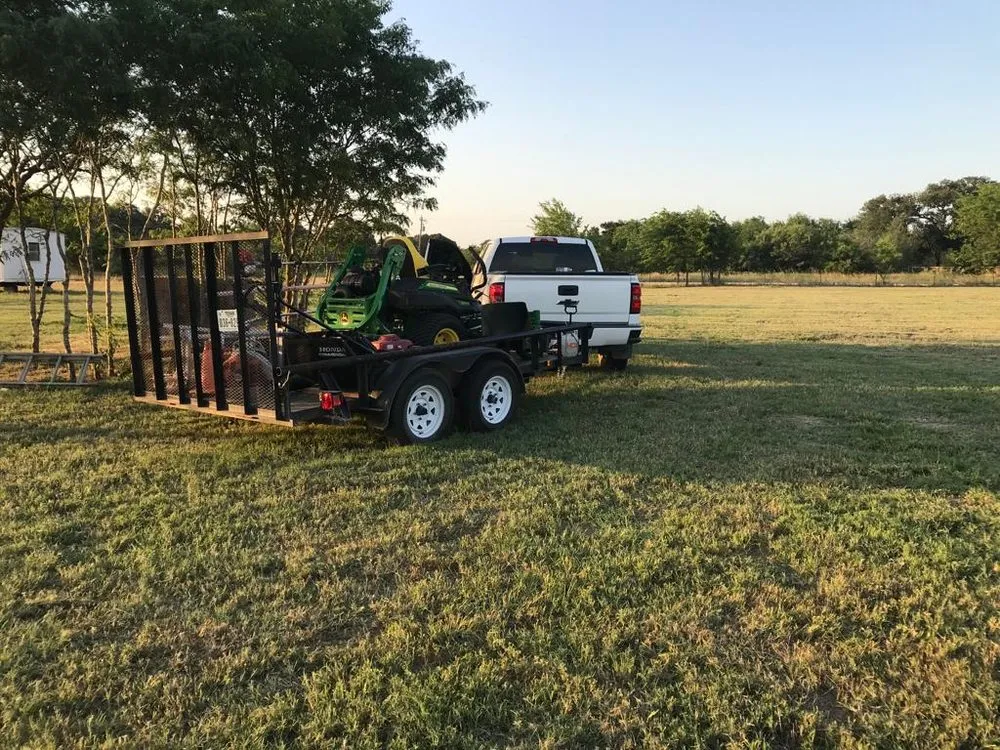 Affordable yard maintenance in Fruitvale, TX by Bernardo Santos Landscaping