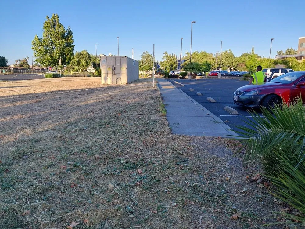 Affordable lawn care service in Vacaville, CA by Bernardo velazquez