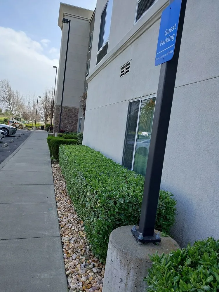 Expert landscape design experts serving Vacaville, CA - Bernardo velazquez