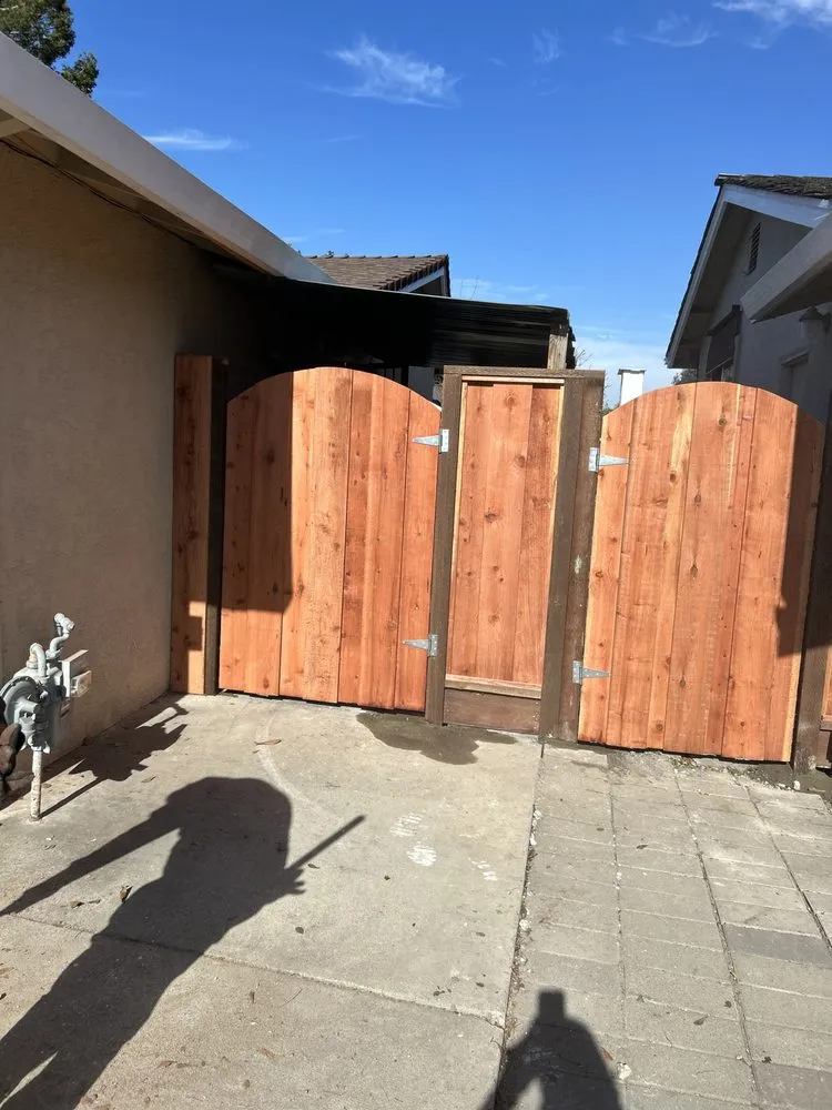 Affordable landscape design for homes in San Jose, CA by Bernards Fencing