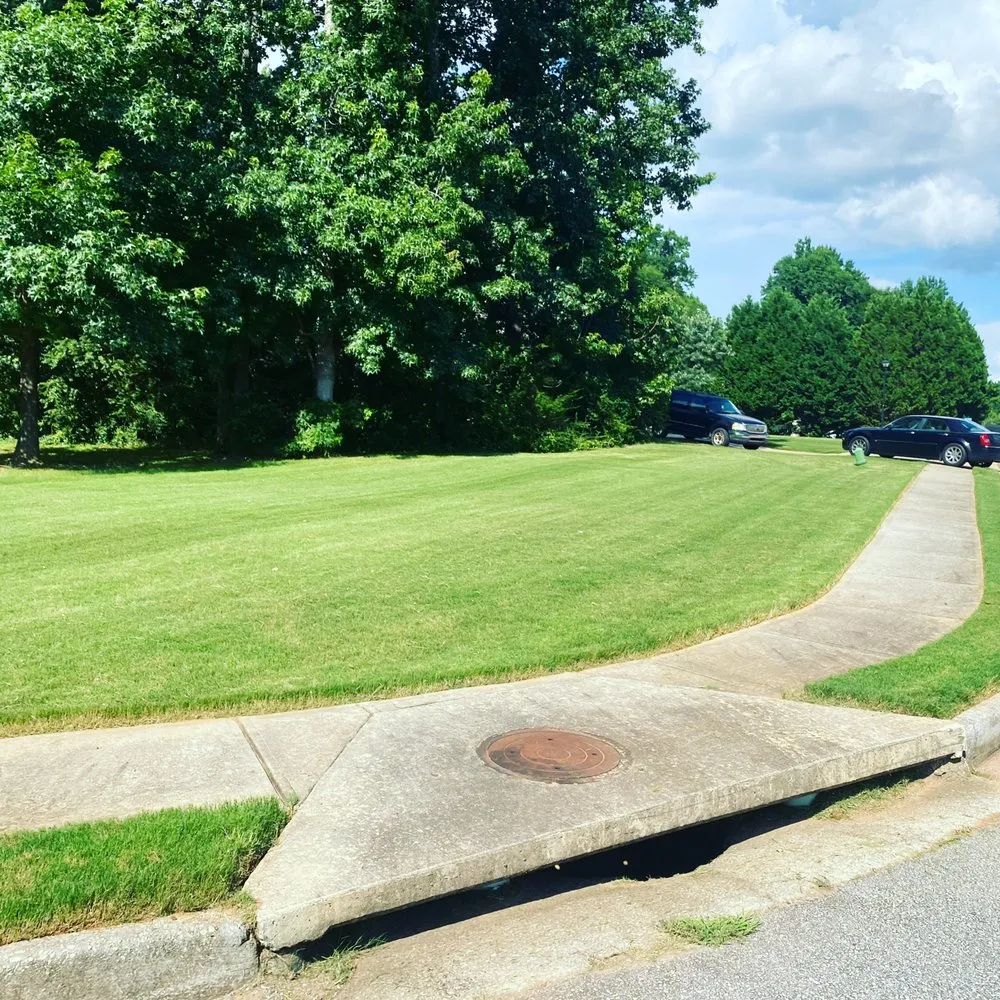 Top-rated garden landscaping experts serving McDonough, GA - Berry Good Lawn Serrvice