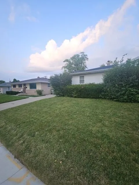 Top-rated yard maintenance near you in Brown Deer, WI by Berry Unique Cleaning Services