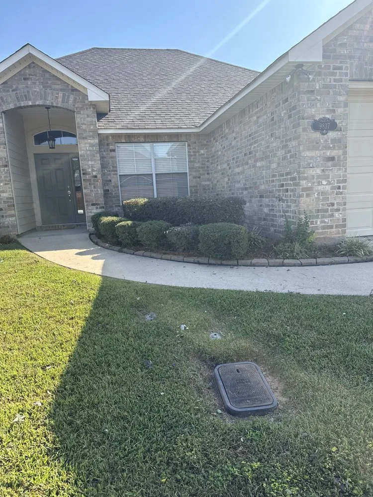 Professional landscaping services for homes in Bossier City, LA by Berry’s Lawn Service