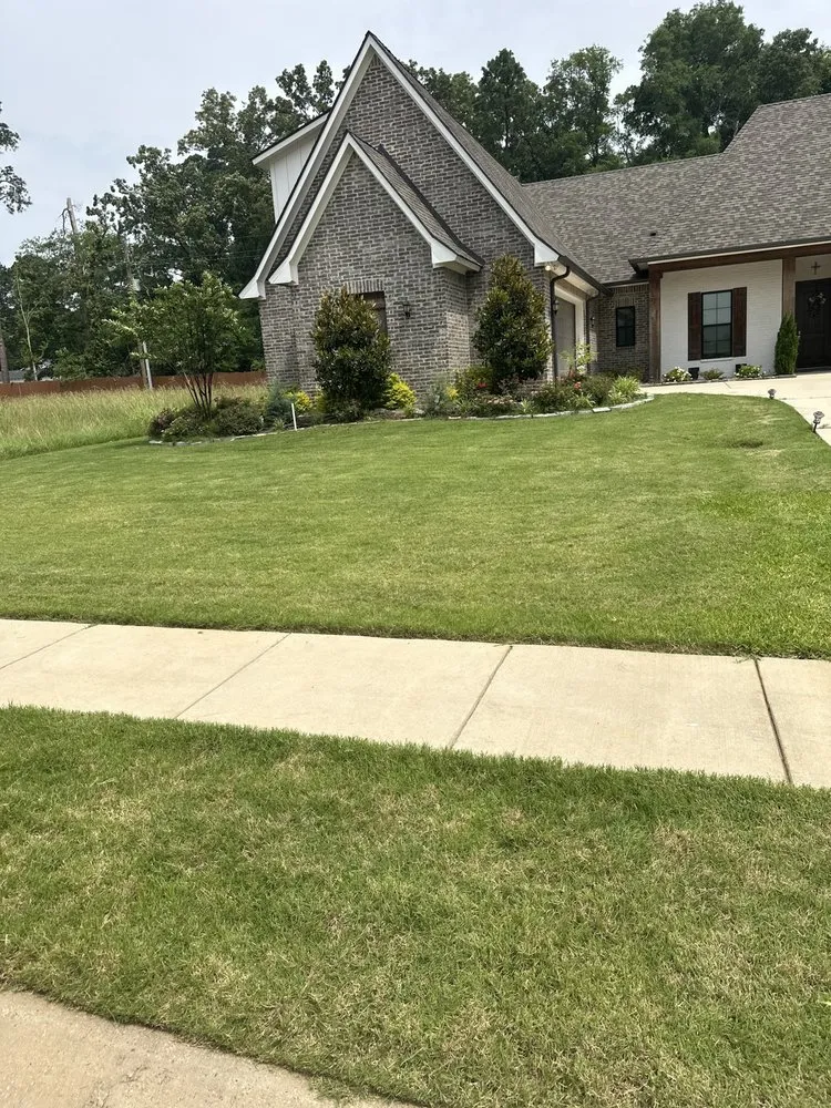 Top-rated residential landscaping in Bossier City, LA by Berry’s Lawn Service