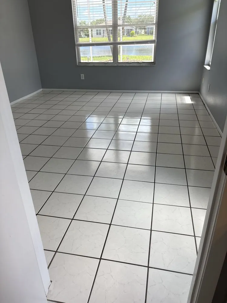 Custom yard cleanup service for year-round maintenance across Palmetto, FL - Berrys Window Cleaning Services