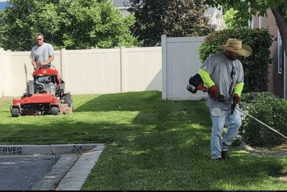 Top-rated garden landscaping experts serving Palmetto, FL - Berrys Window Cleaning Services