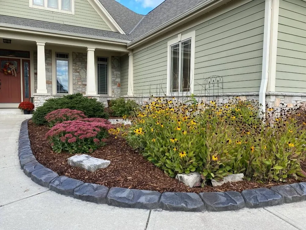 Expert yard maintenance in Tuckahoe, VA by Bespoke Borders