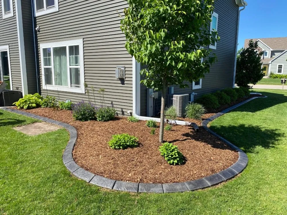 Top-rated lawn mowing service experts serving Tuckahoe, VA - Bespoke Borders