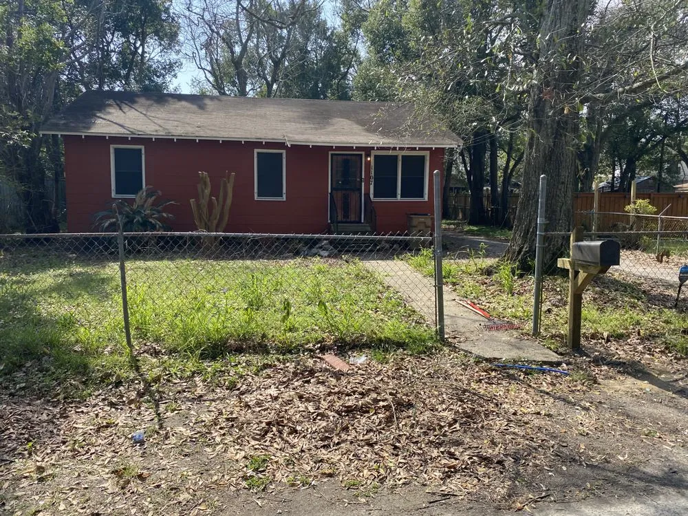 Professional residential landscaping in Chickasaw, AL - Best Cutz lawn services