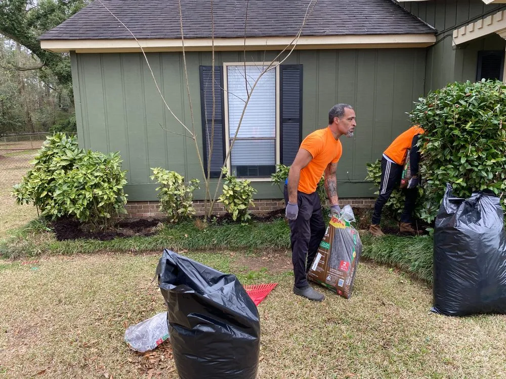 Custom lawn care service in Chickasaw, AL by Best Cutz lawn services