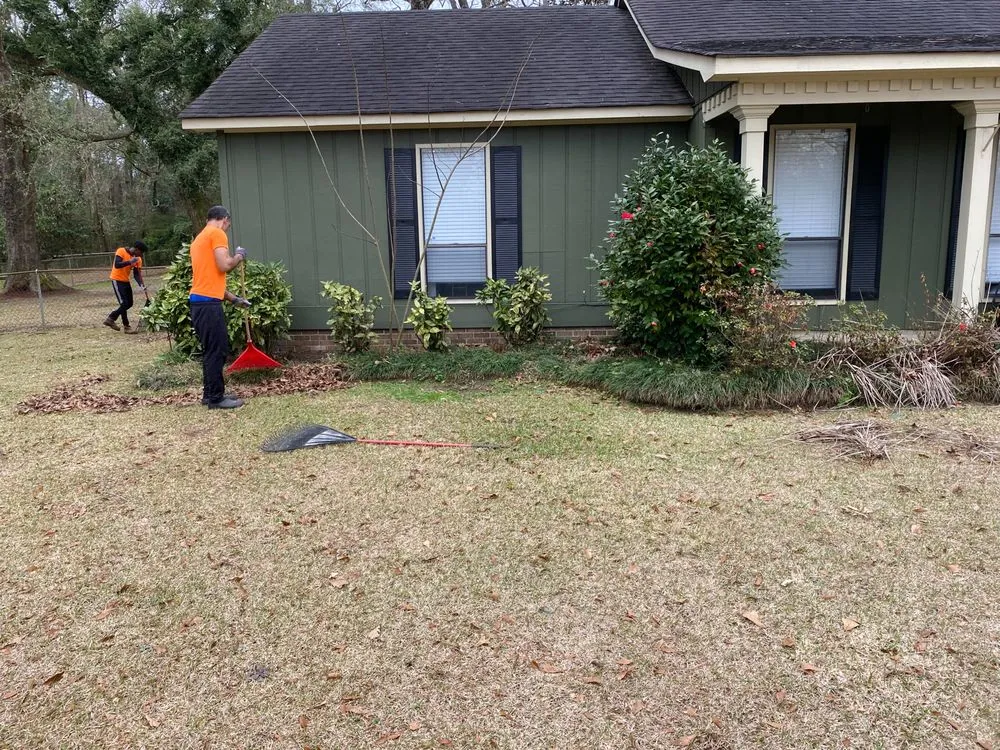Trusted yard maintenance for homes in Chickasaw, AL by Best Cutz lawn services