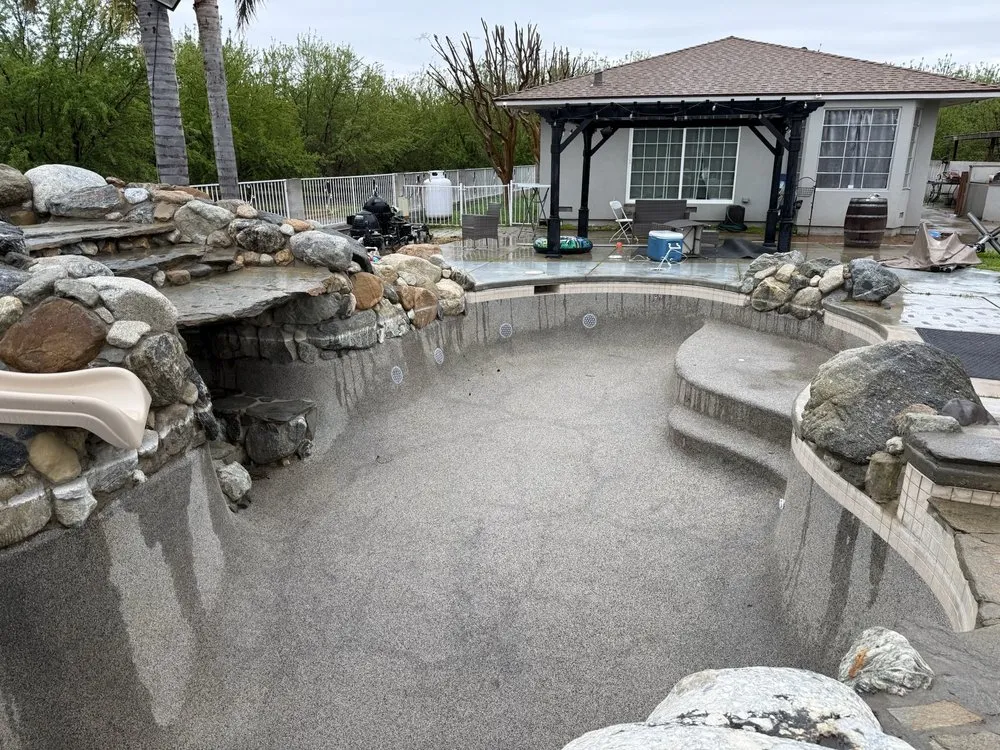 Custom yard maintenance in Bakersfield, CA - Best Home and Commercial Services