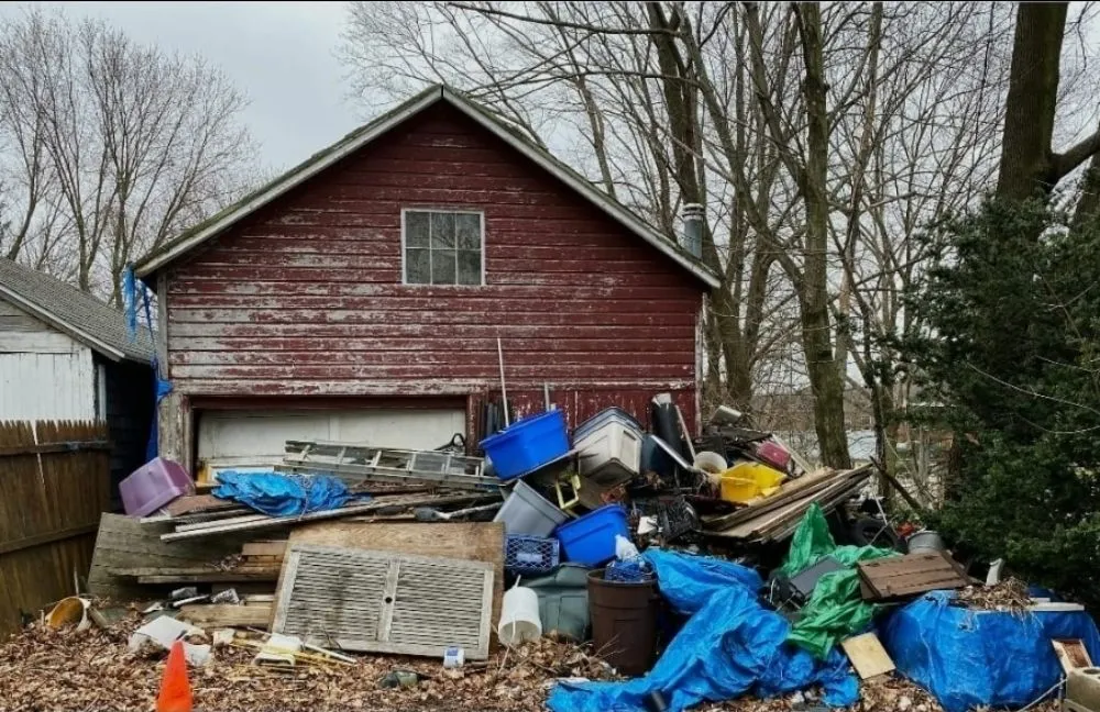 Professional lawn care service for homes across Tacoma, WA - Best Junk Hauling And Landscaping Masters