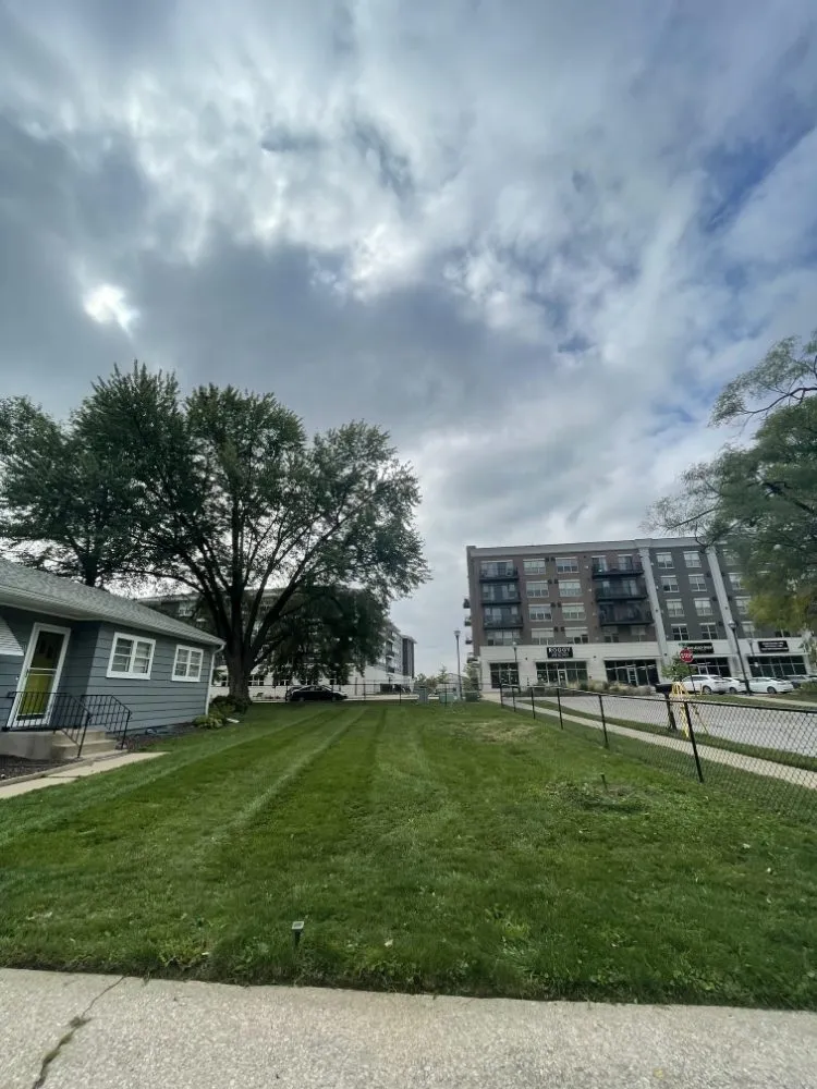 Top-rated lawn mowing service in Iowa City, IA - Best Lawn Care