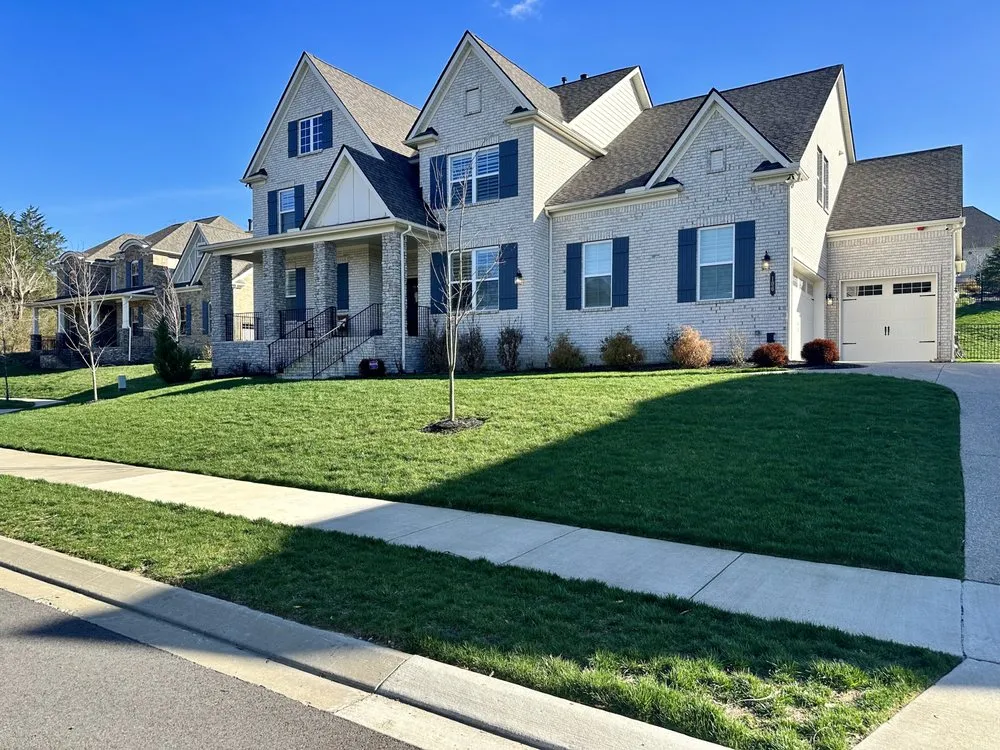 Custom garden landscaping in Eagleville, TN - Best Local Lawn Service