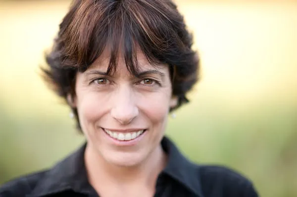 Beth Young Garden Design Logo