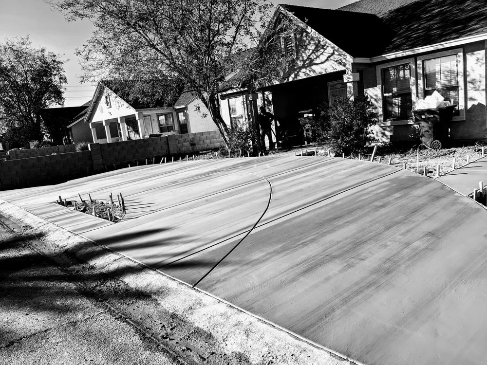 Professional lawn mowing service experts serving Laveen, AZ - Bethel concrete work & landscape