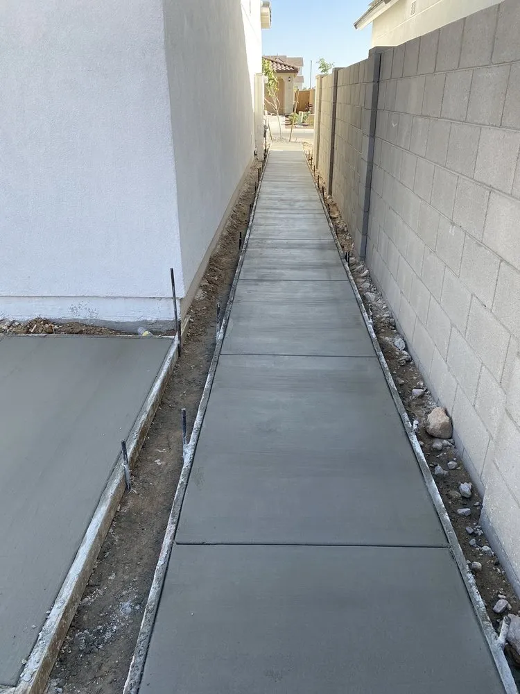 Top-rated lawn care service for residential properties in Laveen, AZ by Bethel concrete work & landscape