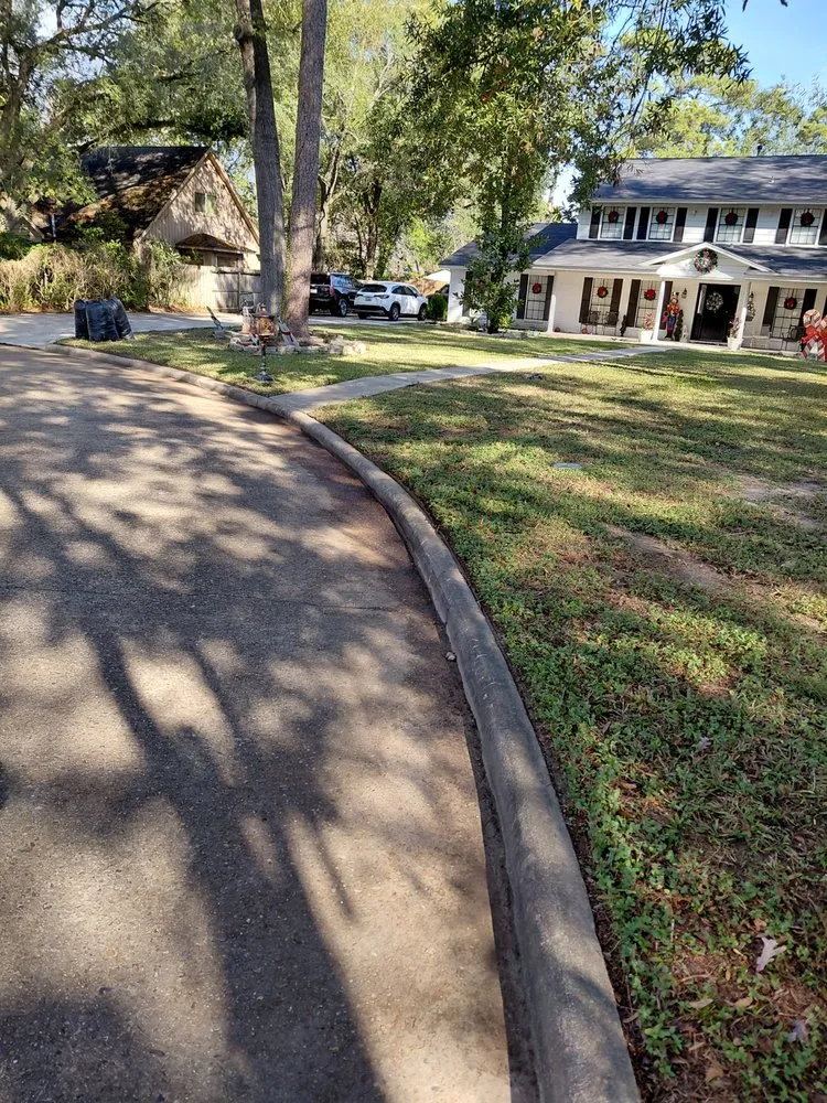 Professional lawn mowing service in Houston, TX - Beto N Bros Lawn Care