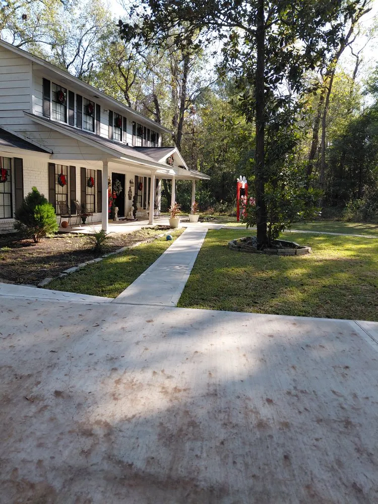 Top-rated lawn care service for beautiful yards across Houston, TX - Beto N Bros Lawn Care