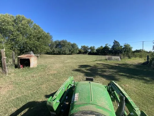 Betros Land Services Logo