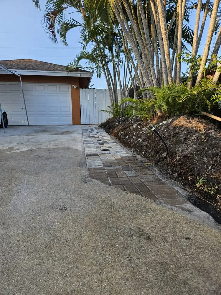 Affordable yard cleanup service experts serving Palm Springs, FL - Better call Julian