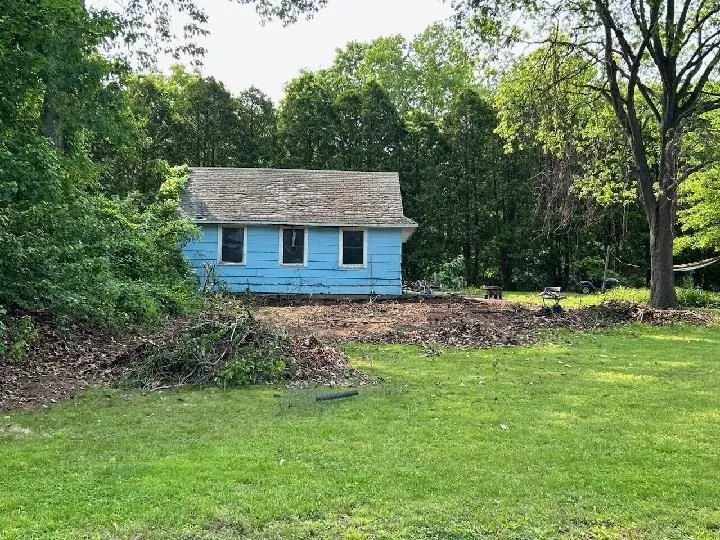 Custom yard cleanup service for beautiful yards across Willimantic, CT - Better Don't Landscaping