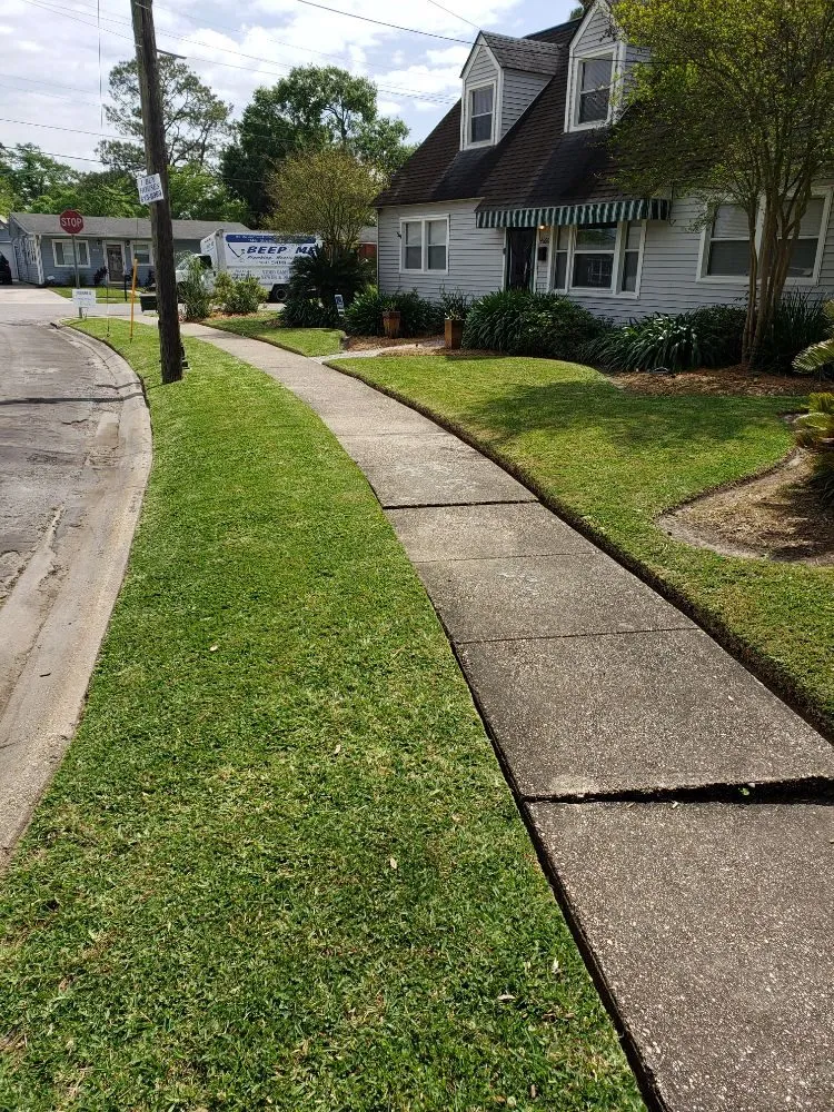 Top-rated yard maintenance in New Orleans, LA by Better Image Landscaping & Lawn Care