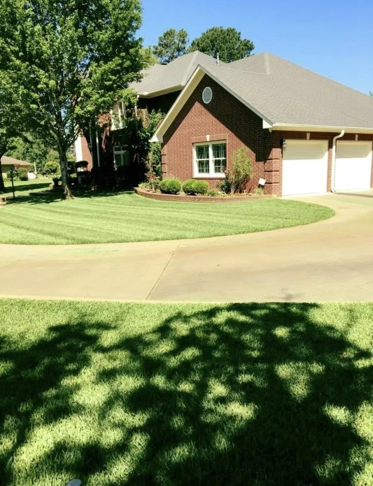 Top-rated yard cleanup service for beautiful yards in Jacksonville, TX by Better Lawns and Gardens