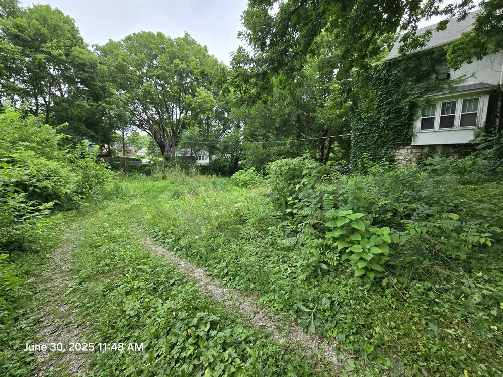 Reliable garden landscaping experts serving Lee's Summit, MO - Better Than Most Lawn Services