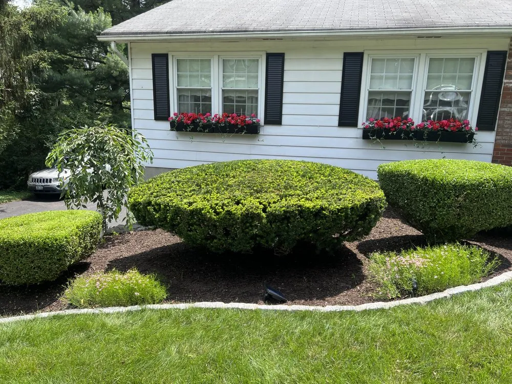 Custom outdoor landscaping experts serving Wappingers Falls, NY - Bettina's Landscaping