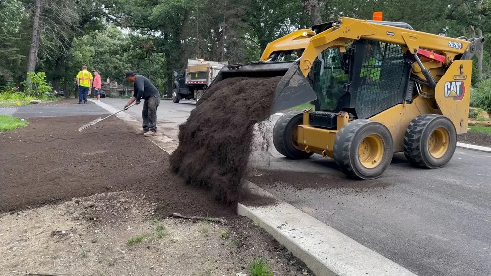 Top-rated lawn mowing service for beautiful yards across Markham, IL - Beverly Companies