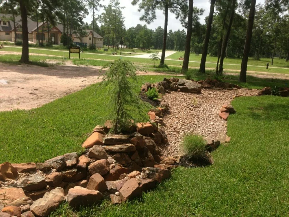 Custom yard maintenance experts serving Tomball, TX - Beyond Landscaping