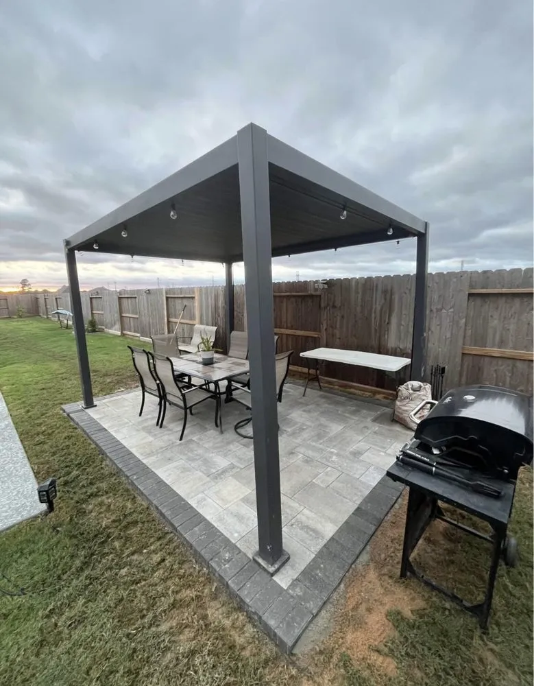 Custom yard maintenance for beautiful yards in Houston, TX by Bezuz Lawn & Landscaping