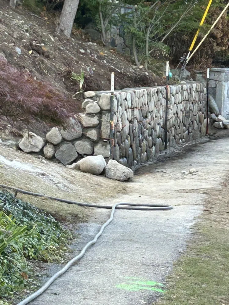 Top-rated residential landscaping experts serving Waltham, MA - B&F construction and landscaping