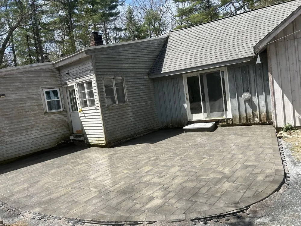 Professional yard maintenance in Waltham, MA - B&F construction and landscaping