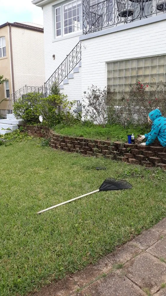 Affordable yard maintenance experts serving Marrero, LA - B&G Cleaning and Lawn Care