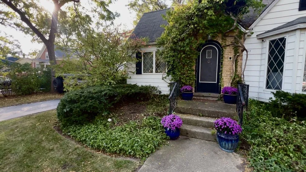 Affordable residential landscaping near you in Mundelein, IL by BG Landscape Services