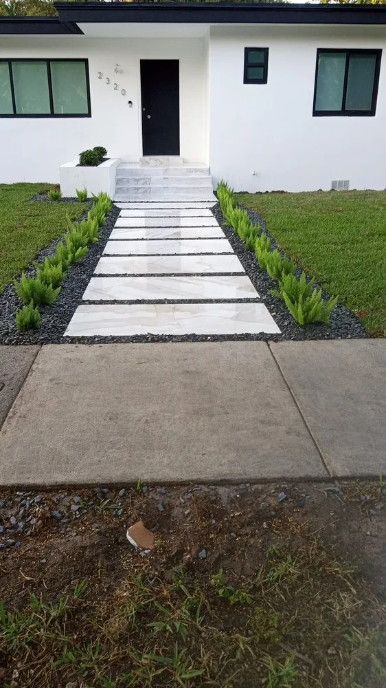 Custom lawn care service experts serving Miami, FL - BG Landscaper’s