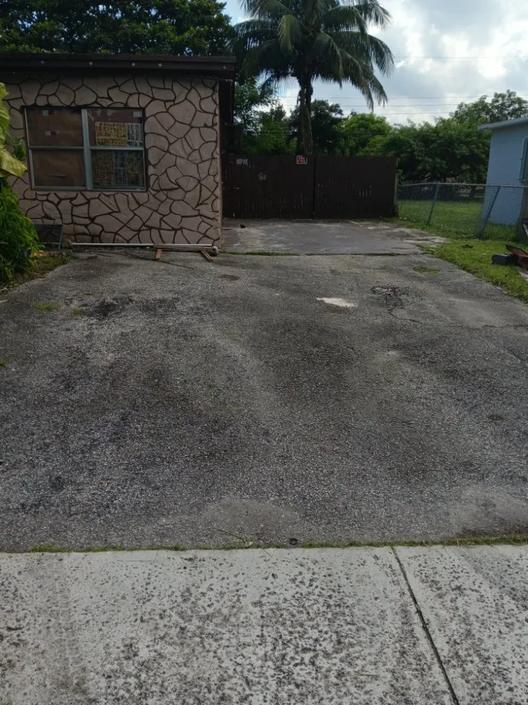 Reliable yard maintenance experts serving Miami, FL - BG Landscaper’s