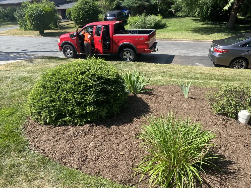 Custom lawn mowing service experts serving Falls Church, VA - B&G Landscaping