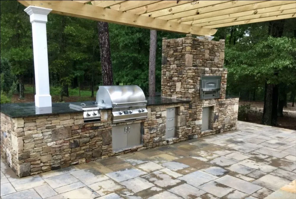 Top-rated outdoor landscaping for homes across Bowling Green, KY - BG Lawn & Outdoor Services