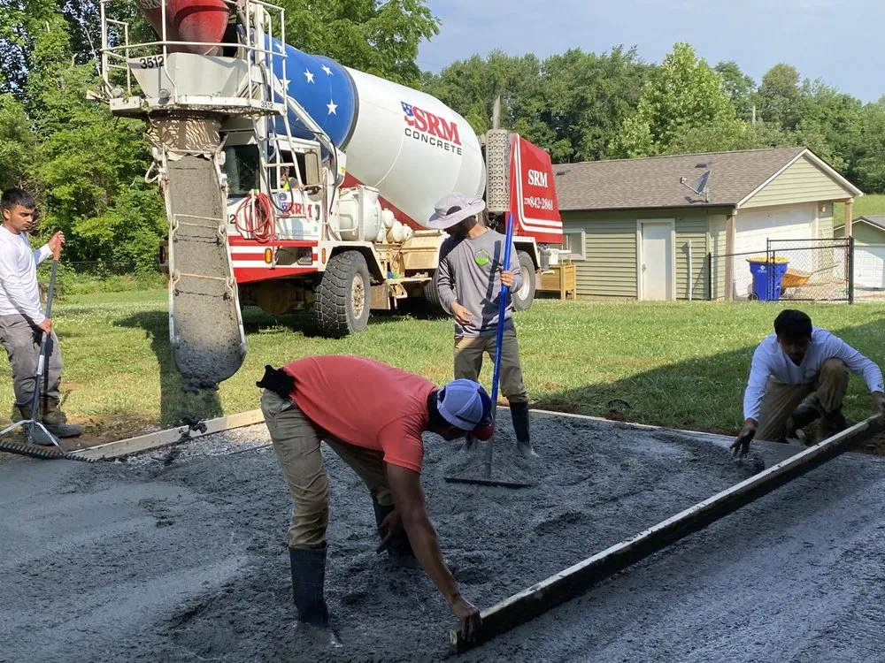 Top-rated lawn mowing service in Bowling Green, KY by BG Lawn & Outdoor Services