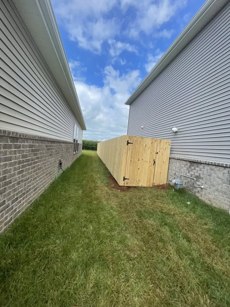 Local landscaping services for homes in Bowling Green, KY by BG Lawn & Outdoor Services