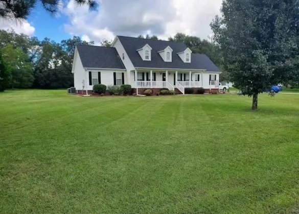 Trusted lawn care service in Warner Robins, GA - BG Lawncare