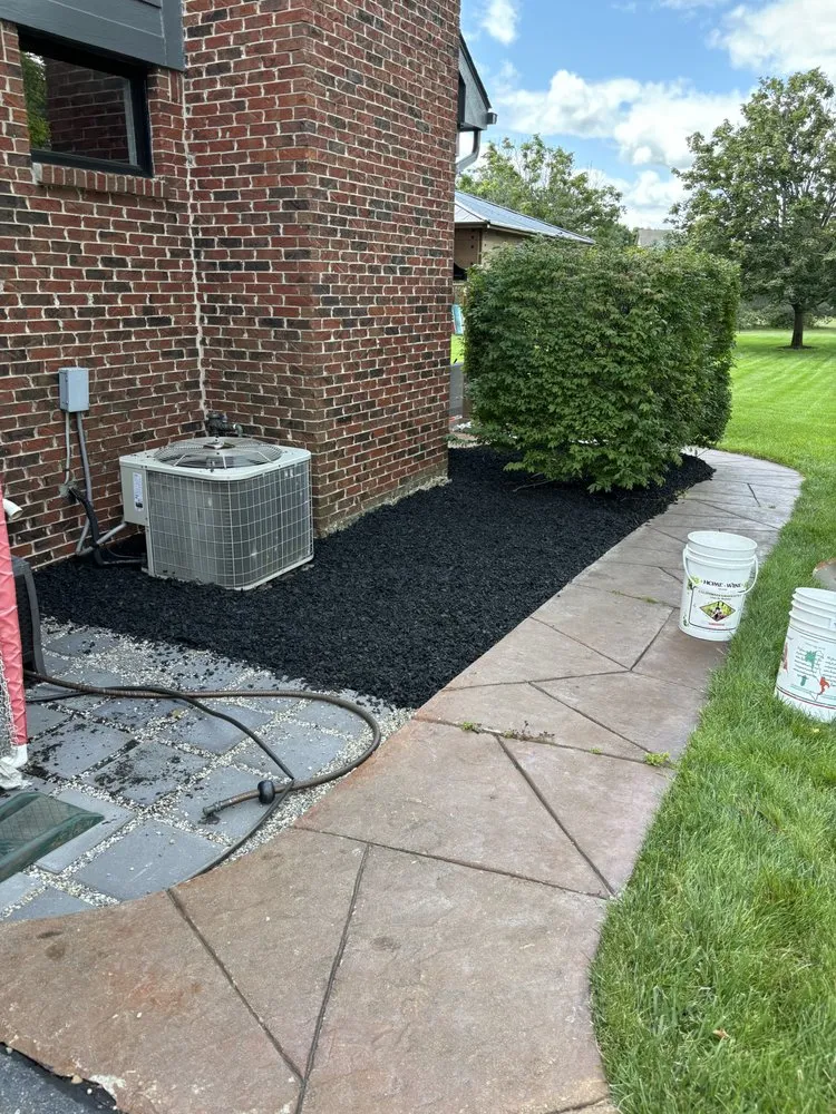 Professional lawn care service experts serving Holly, MI - B&G Outdoor Services