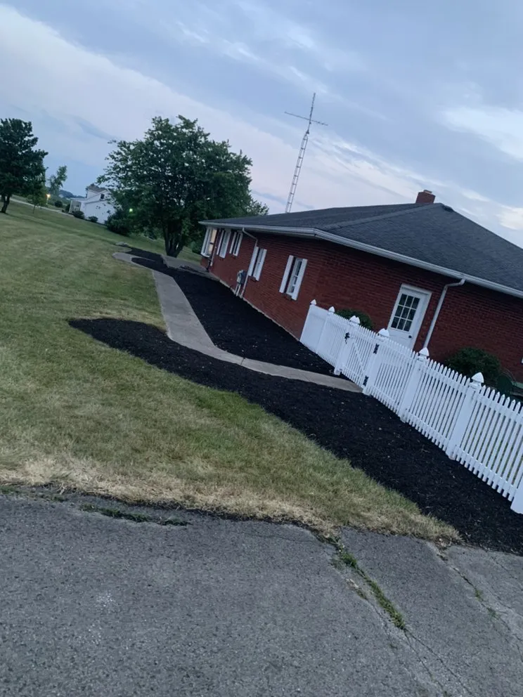 Affordable residential landscaping in Wapakoneta, OH by BG Services