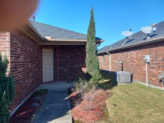 Bgales Pressure Washing & Lawn Service Logo